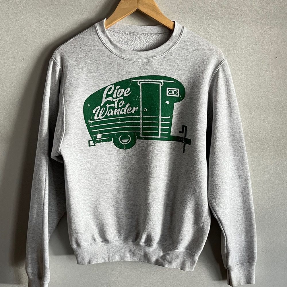 Live to Wander Camper Graphic Sweatshirt Gray RV Camping S M